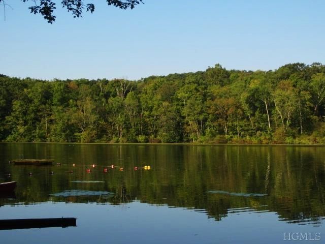 Exterior, Lake