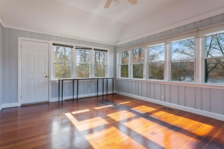 Empty room, Interior, Sun Room, Wood Texture Flooring