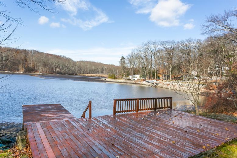 Exterior, Lake