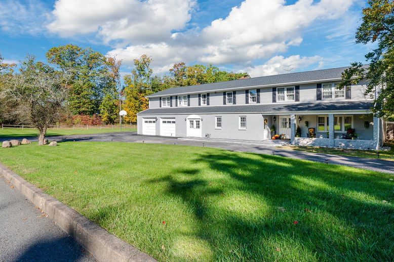 Attached, Backyard, Exterior, Facade, Georgian