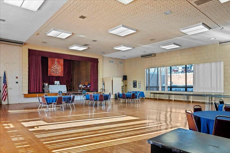 Dining room, Interior, Recessed Lighting
