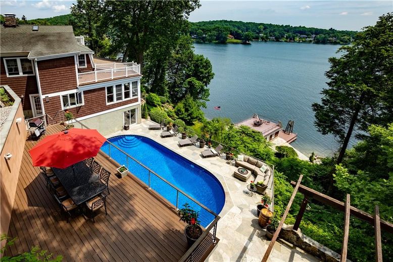 Exterior, Pool, Water
