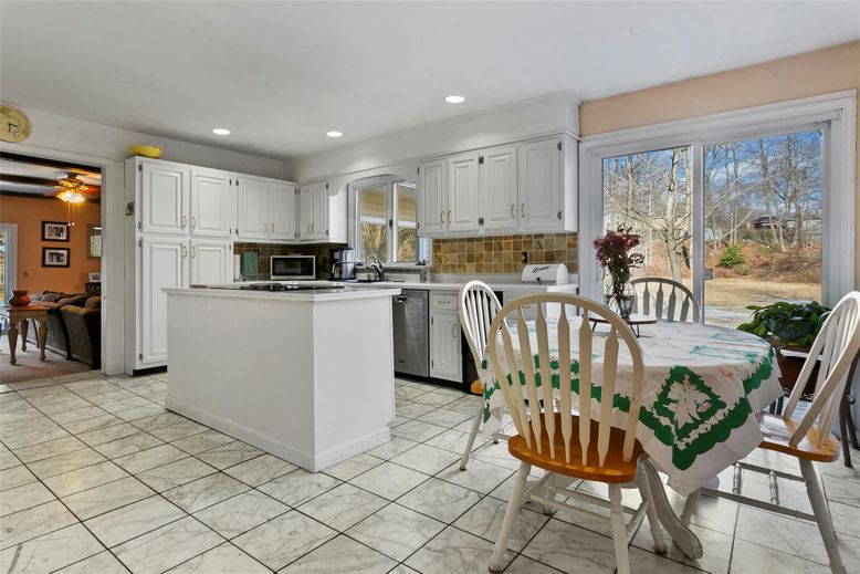 Dining room, Interior, Kitchen, Marble, Recessed Lighting, Stainless Steel Appliances
