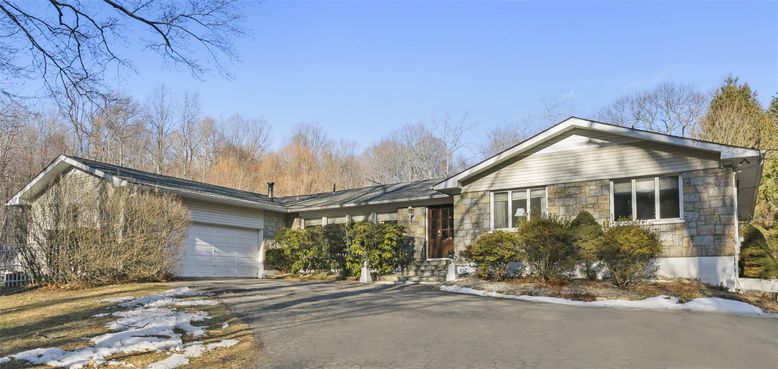 Attached, Exterior, Facade, Ranch