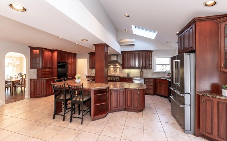 Dining room, Interior, Kitchen, Recessed Lighting, Stainless Steel Appliances