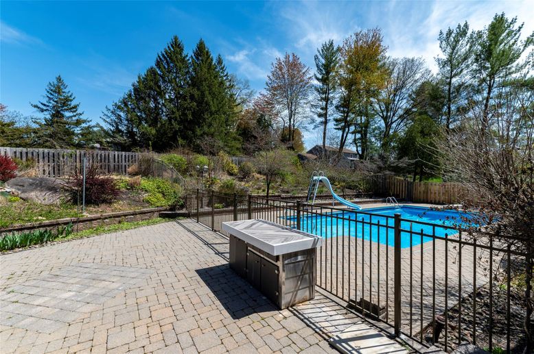 Exterior, Playground, Pool