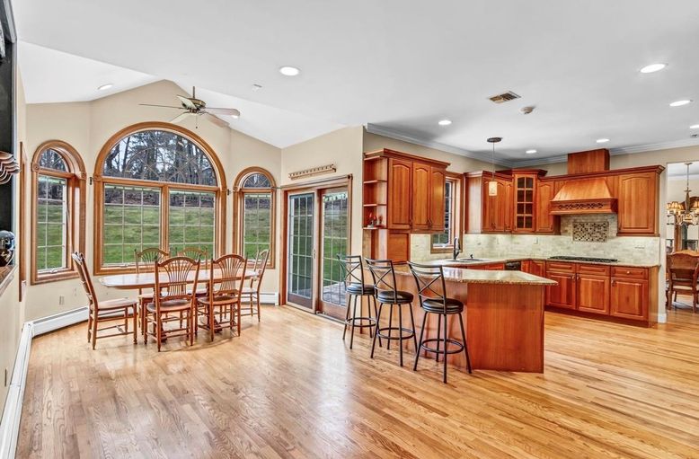 Dining room, Interior, Kitchen, Pendant Lights, Recessed Lighting, Wood Texture Flooring