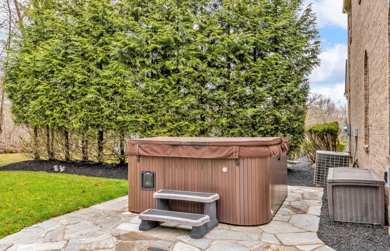 Exterior, Hot Tub