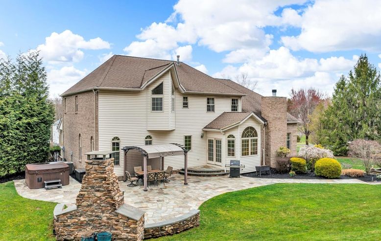 Backyard, Exterior, Hot Tub