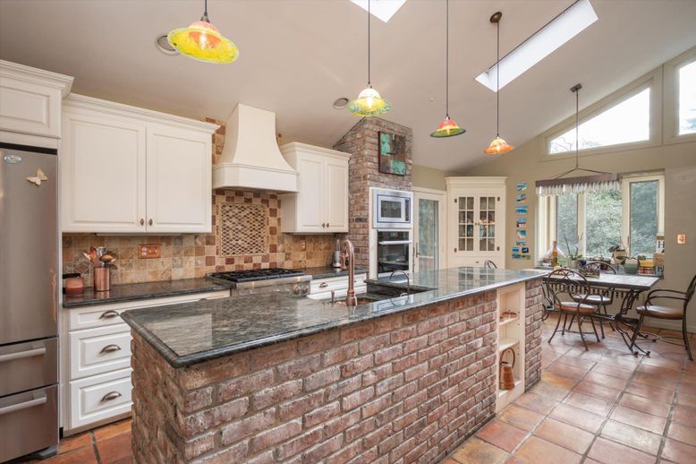 Dining room, Interior, Kitchen, Pendant Lights, Stone Walls