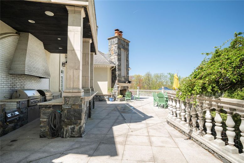 Exterior, Fireplace