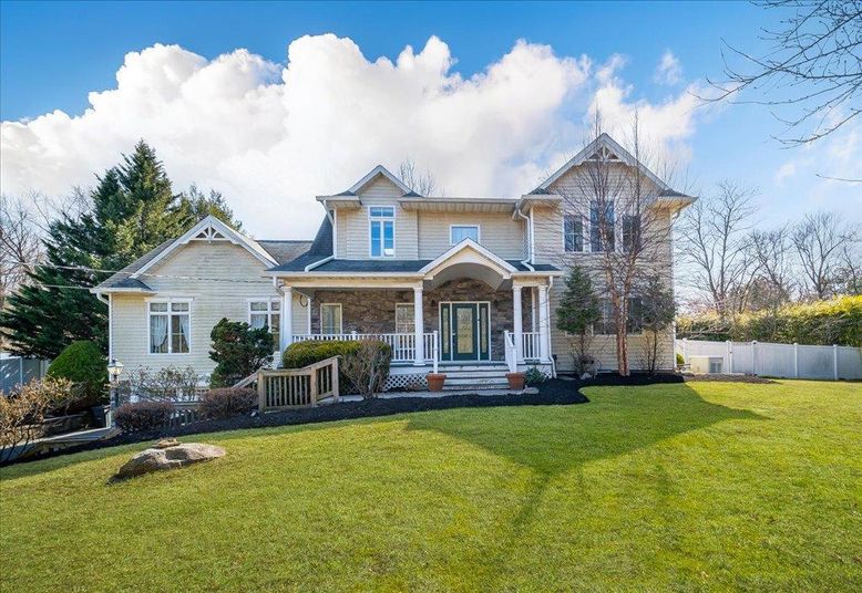 Backyard, Exterior, Facade, Queen Anne Victorian