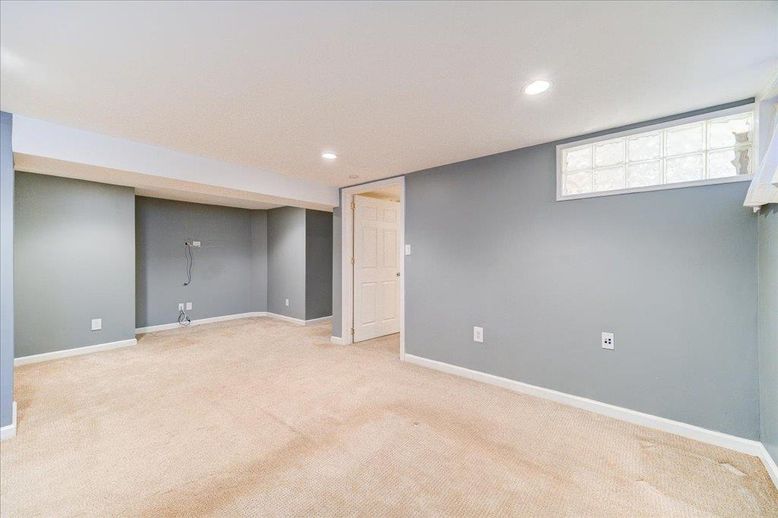 Empty room, Interior, Recessed Lighting