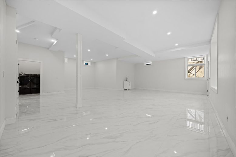 Empty room, Interior, Marble, Recessed Lighting