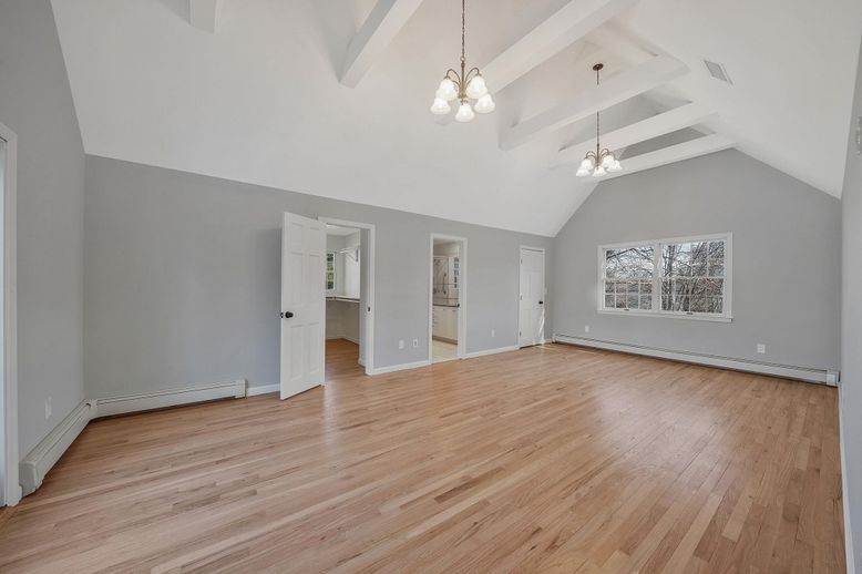 Empty room, Interior, Pendant Lights, Wood Texture Flooring