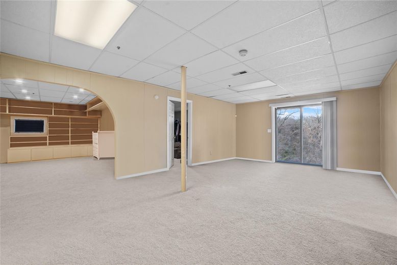 Empty room, Interior, Recessed Lighting