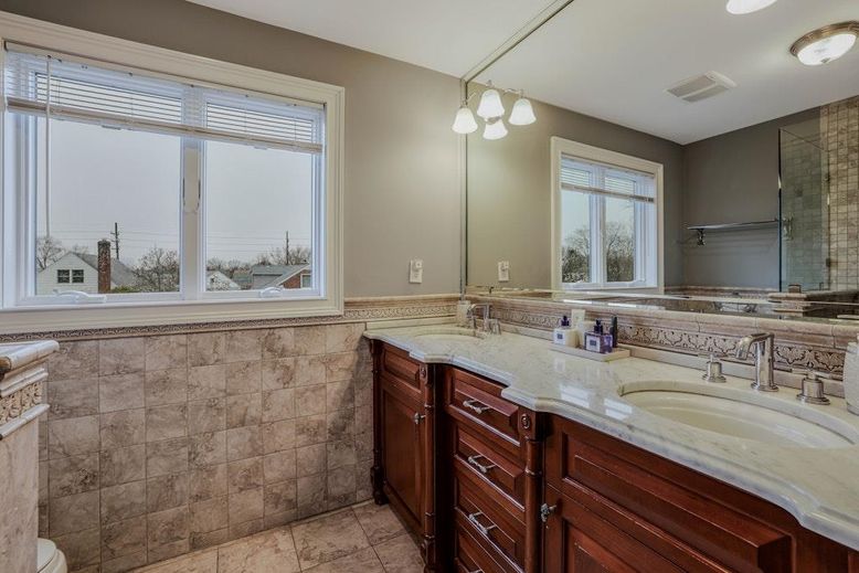 Bathroom, Dual Sink Vanities, Interior