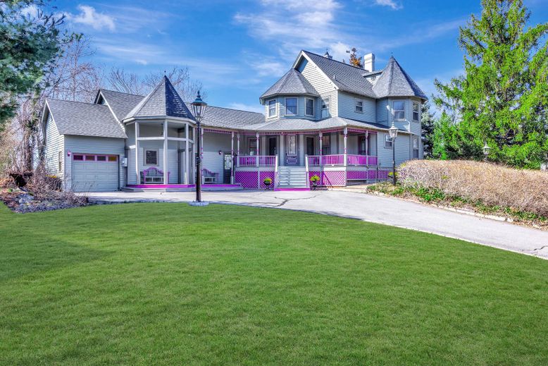 Attached, Backyard, Exterior, Facade, Queen Anne Victorian