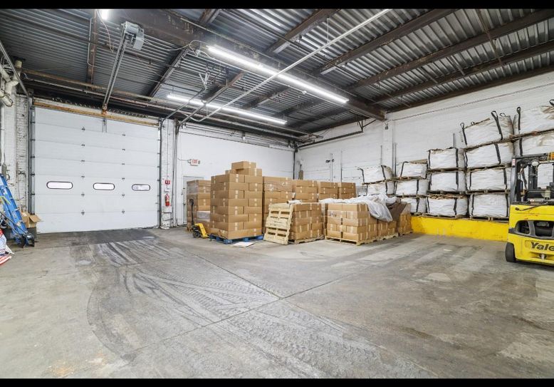 Garage, Interior