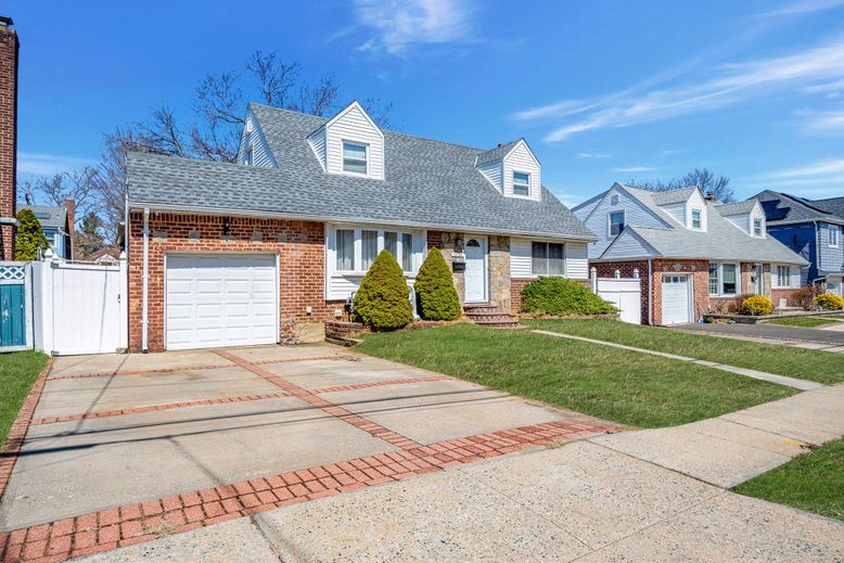 Attached, Exterior, Facade, Brick Facade, Cape Cod