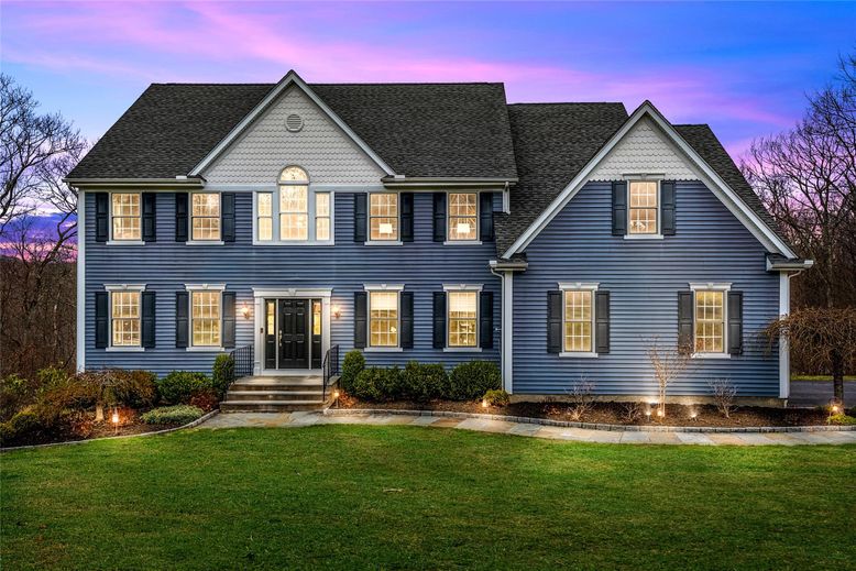 Exterior, Facade, Farmhouse