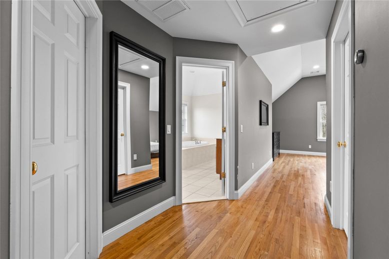 Bathroom, Interior, Recessed Lighting, Wood Texture Flooring