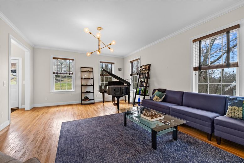 Interior, Living room, Pendant Lights, Piano, Wood Texture Flooring