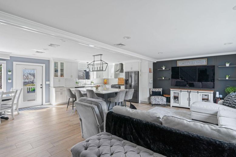 Dining room, Interior, Kitchen, Living room, Pendant Lights, Recessed Lighting, Stainless Steel Appliances, Wood Texture Flooring