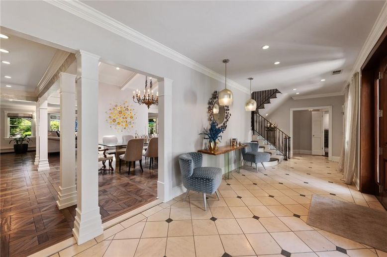 Chandelier, Dining room, Interior, Pendant Lights, Recessed Lighting, Wood Texture Flooring