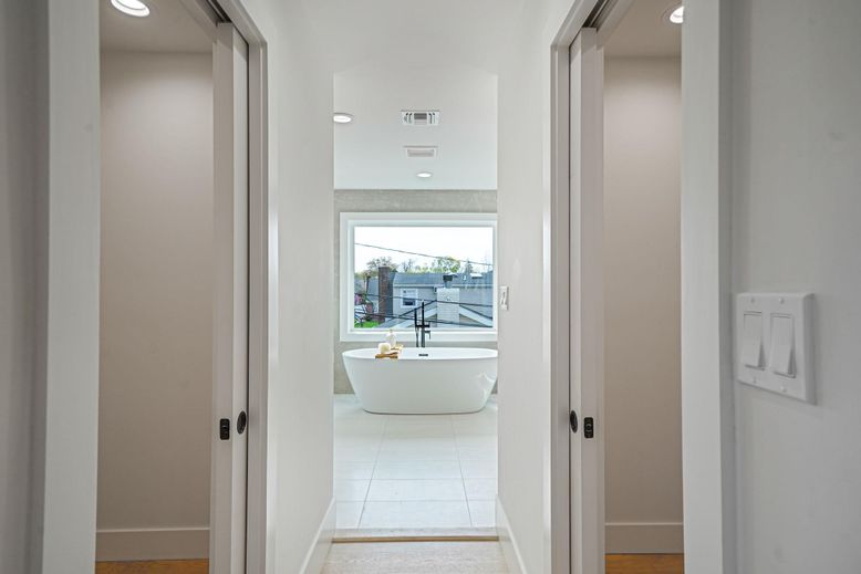 Bathroom, Free Standing Baths, Interior, Recessed Lighting