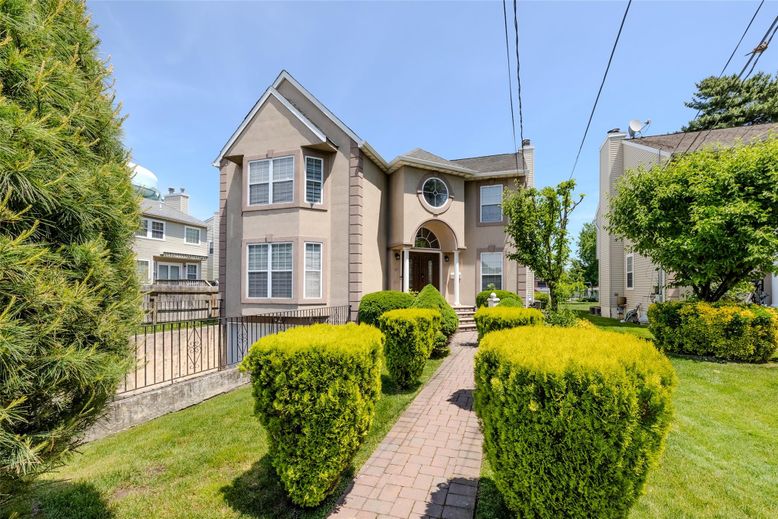 Backyard, Exterior, Facade, French Provincial