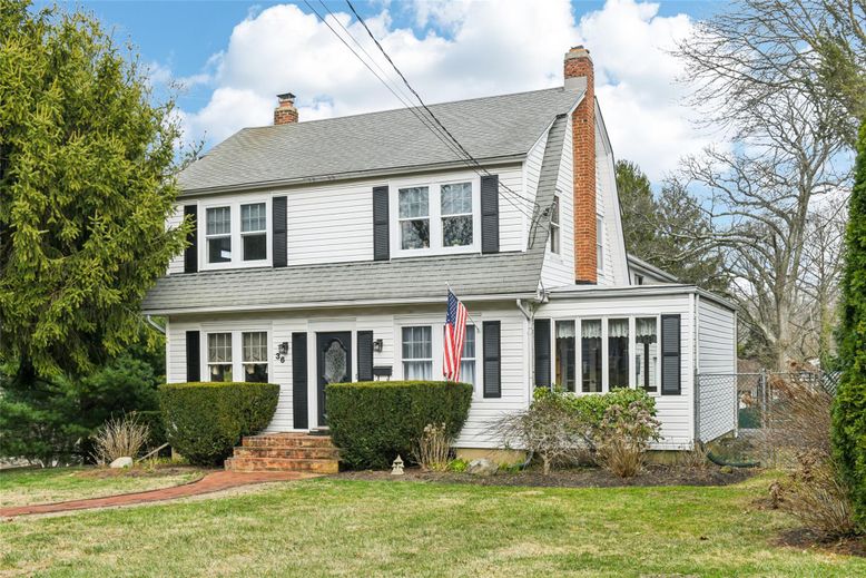 Exterior, Facade, Cape Cod