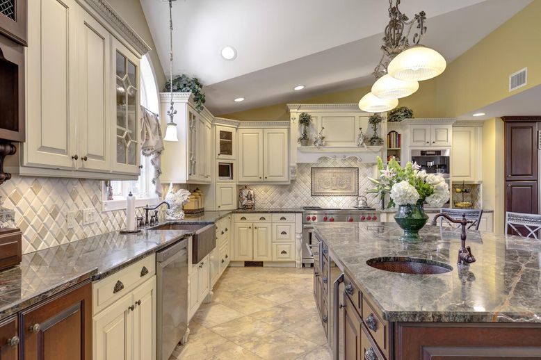 Interior, Kitchen, Pendant Lights, Recessed Lighting, Stainless Steel Appliances