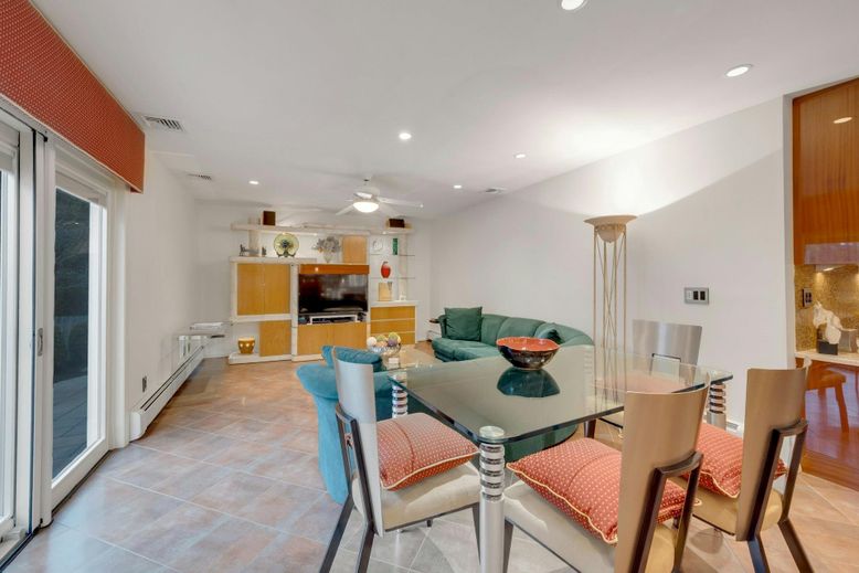Dining room, Interior, Recessed Lighting