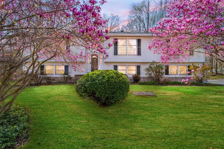 Backyard, Exterior, Facade, Split Level