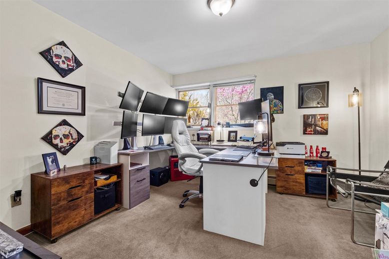 Home Office, Interior