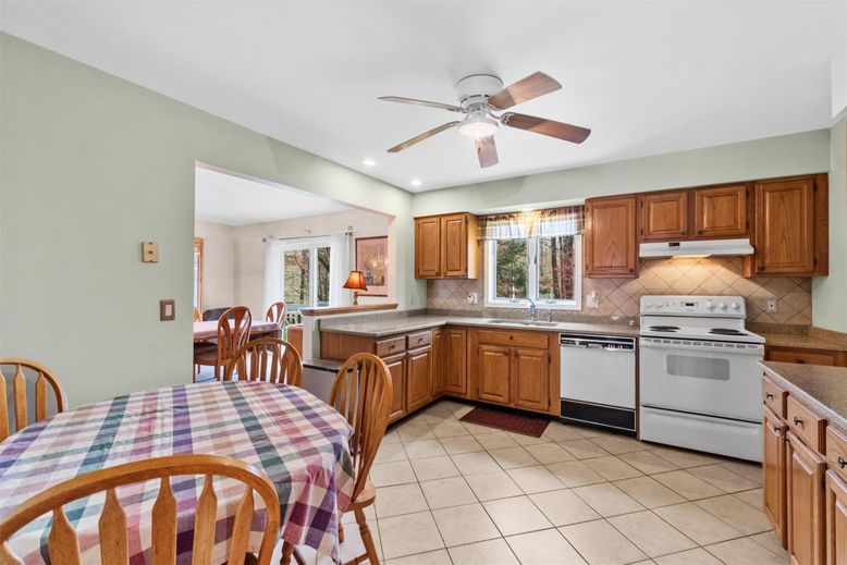 Dining room, Interior, Kitchen, Recessed Lighting
