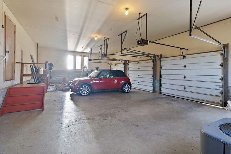 Garage, Interior