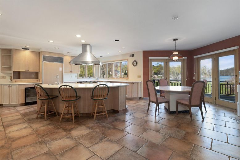 Dining room, Interior, Kitchen, Pendant Lights, Recessed Lighting, Stainless Steel Appliances