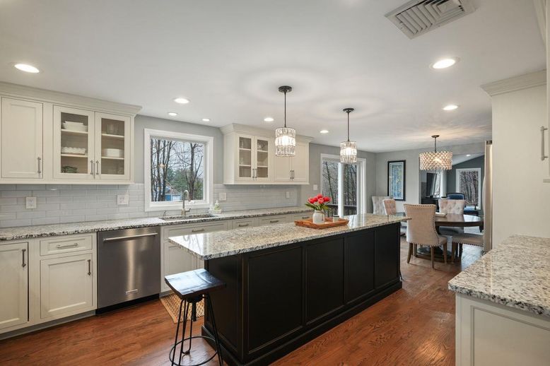 Chandelier, Dining room, Interior, Kitchen, Pendant Lights, Recessed Lighting, Stainless Steel Appliances, Wood Texture Flooring