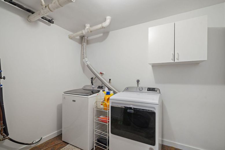 Interior, Washer, Wood Texture Flooring