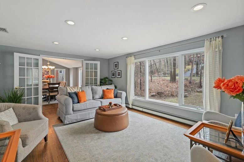Chandelier, Dining room, Interior, Living room, Recessed Lighting, Wood Texture Flooring