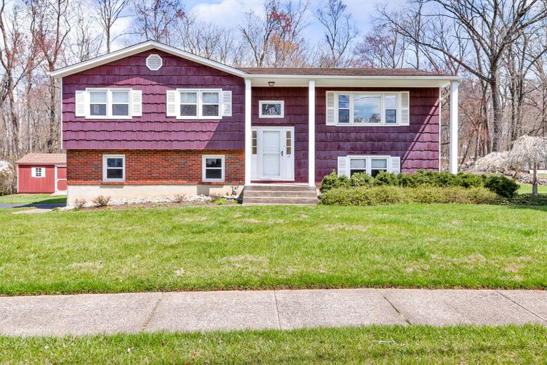 Exterior, Facade, Brick Facade, Raised Ranch