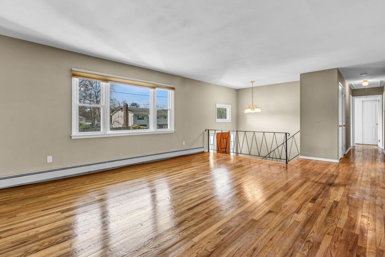 Empty room, Interior, Pendant Lights, Wood Texture Flooring