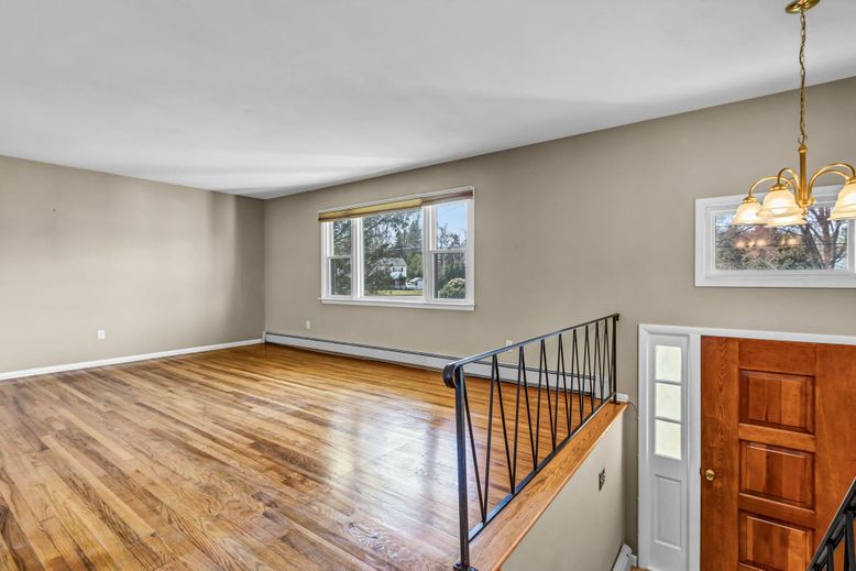 Chandelier, Empty room, Interior, Wood Texture Flooring