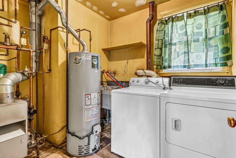 Interior, Utility Closets, Washer