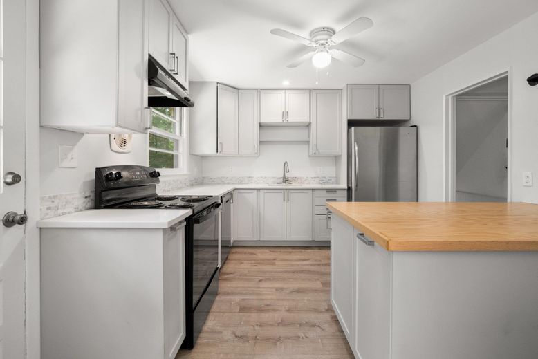 Interior, Kitchen, Recessed Lighting, Wood Texture Flooring