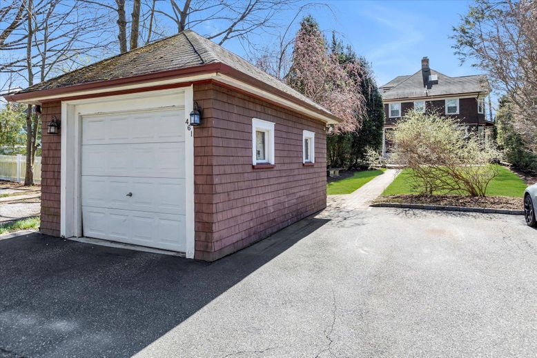 Detached Garage, Exterior