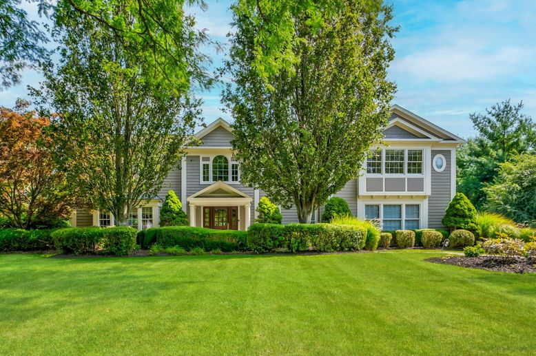 Backyard, Exterior, Facade, Queen Anne Victorian