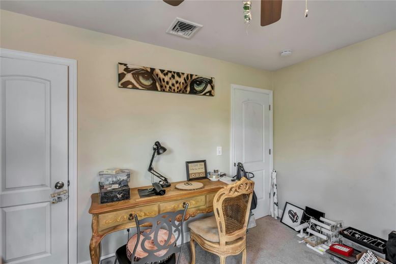Home Office, Interior